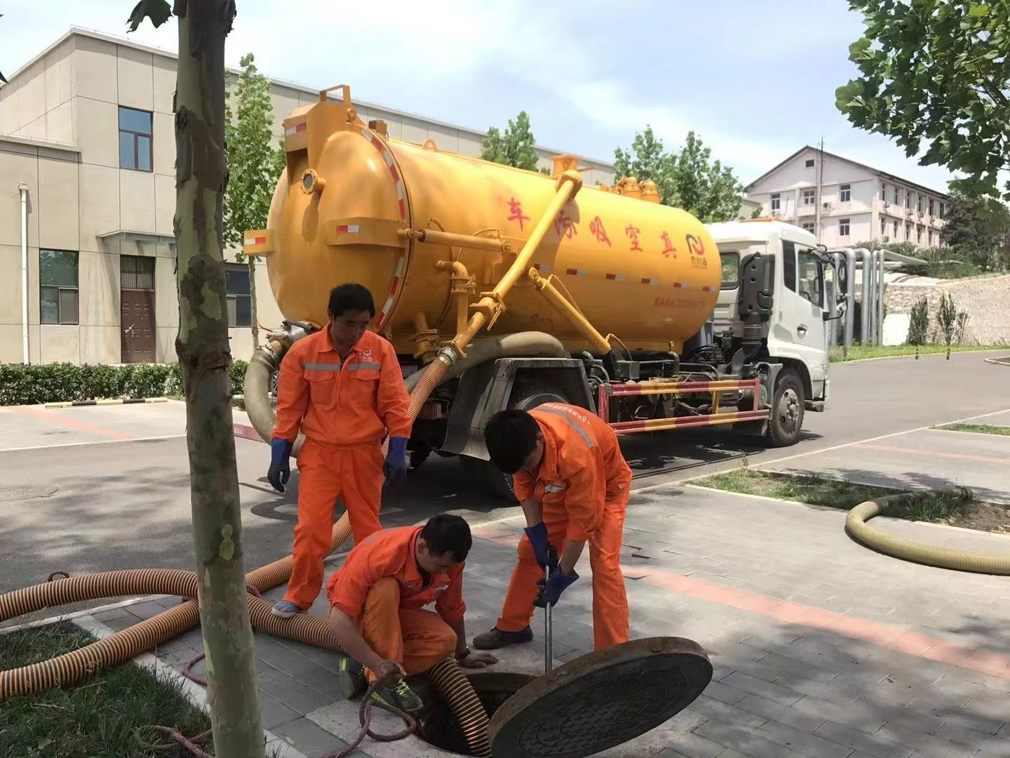 绵竹化粪池清理与5-8吨吸粪车施工效率分析